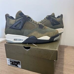 Air Jordan 4 Retro Olive and Black Sneakers | Never Worn | FB9927 200